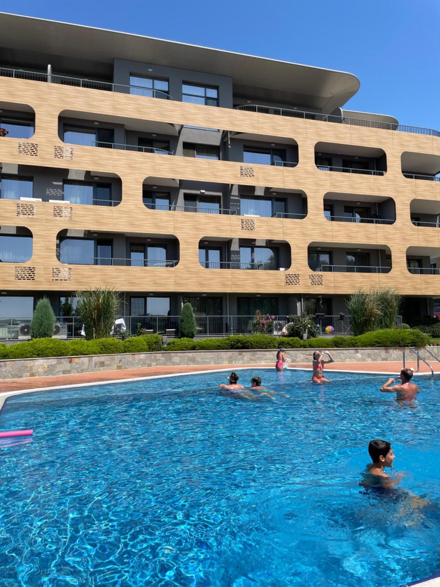 Freddo Apartment - Coral Residence Complex With Parking & Pool Varna Eksteriør billede